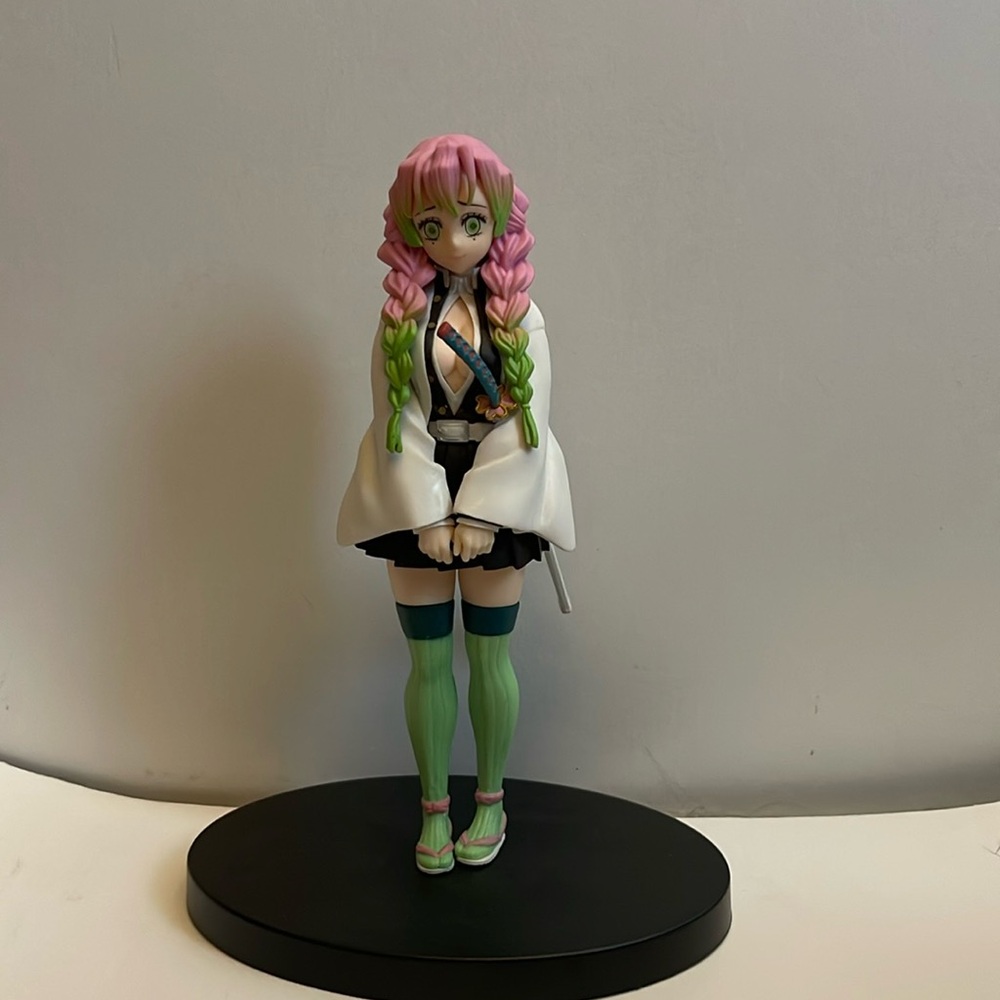 Mitsuri figure